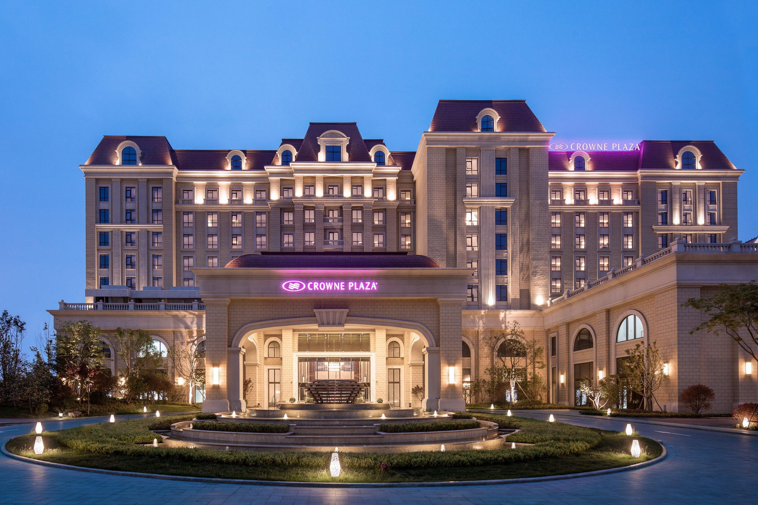 Crowne Plaza Qingdaoorientalmoviemetropolis By Ihg Hotel Bagian luar foto