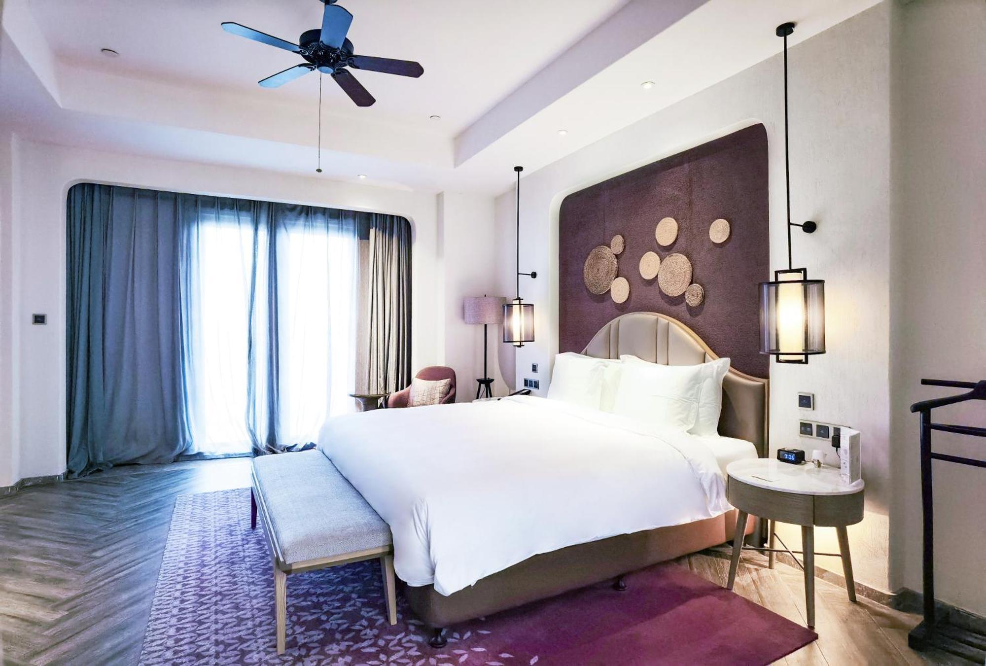 Crowne Plaza Qingdaoorientalmoviemetropolis By Ihg Hotel Bagian luar foto