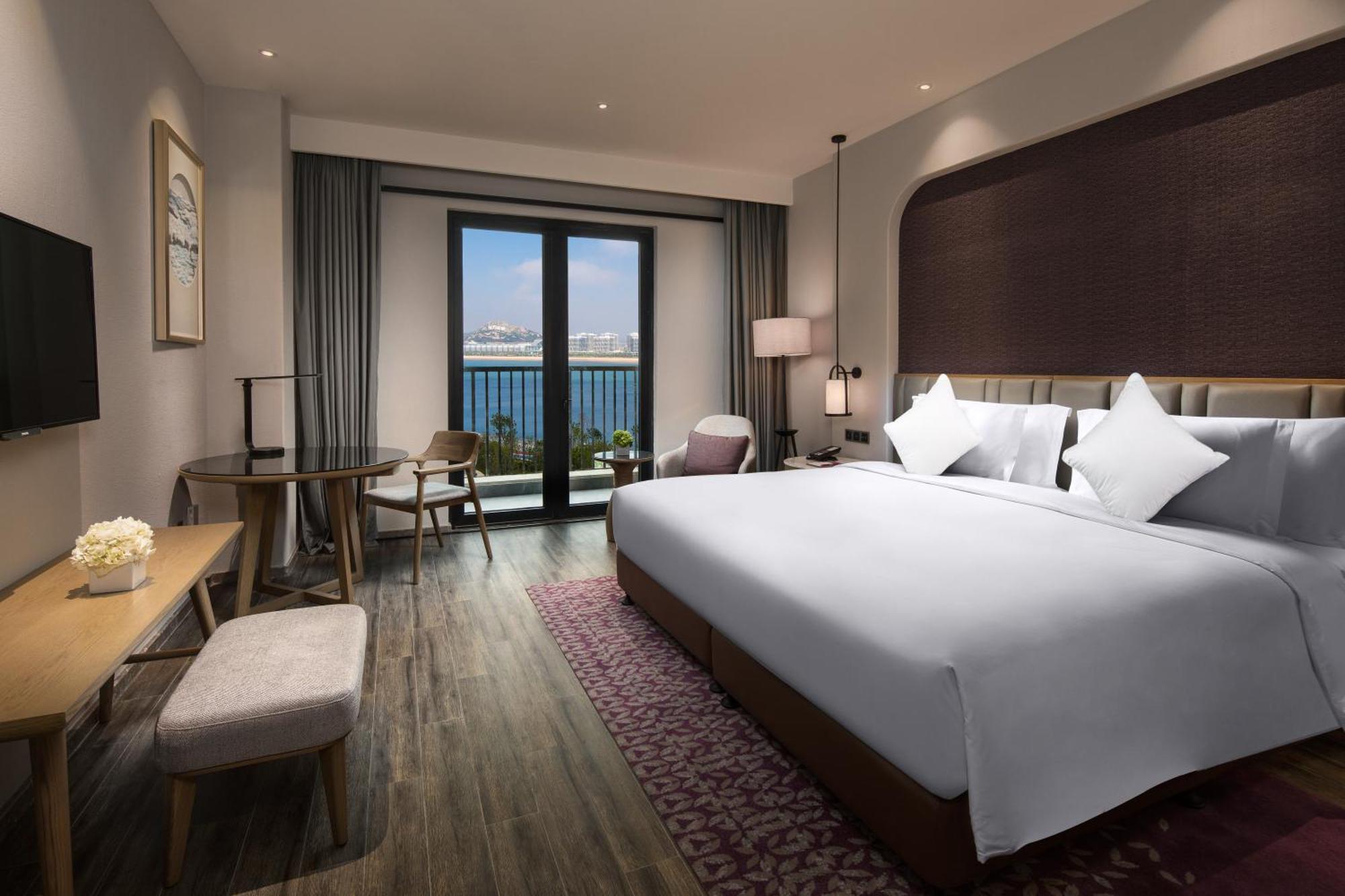 Crowne Plaza Qingdaoorientalmoviemetropolis By Ihg Hotel Bagian luar foto
