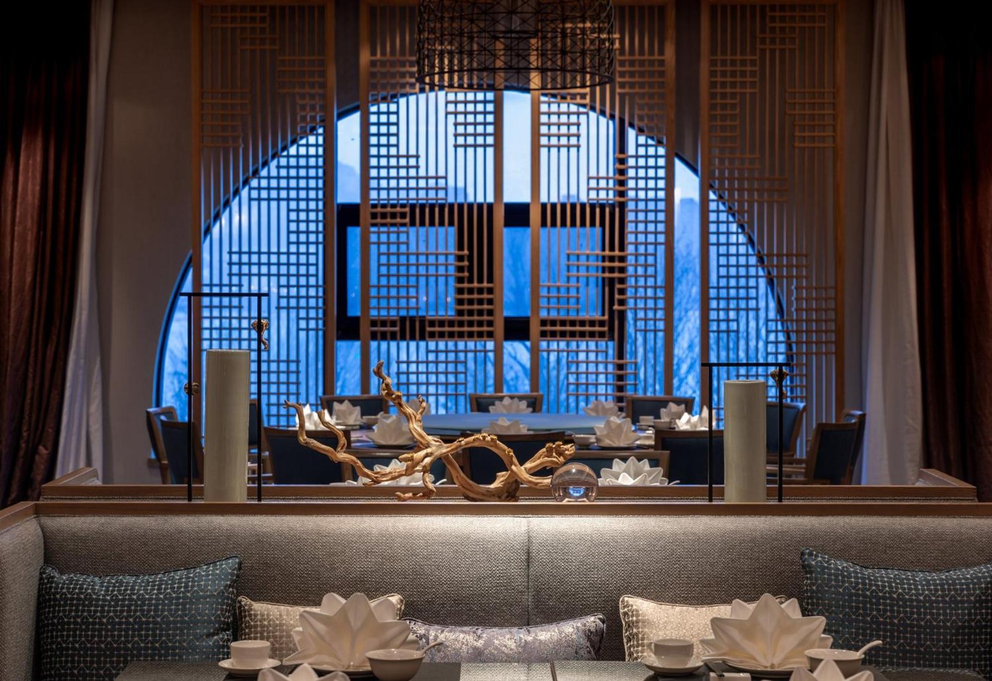Crowne Plaza Qingdaoorientalmoviemetropolis By Ihg Hotel Bagian luar foto