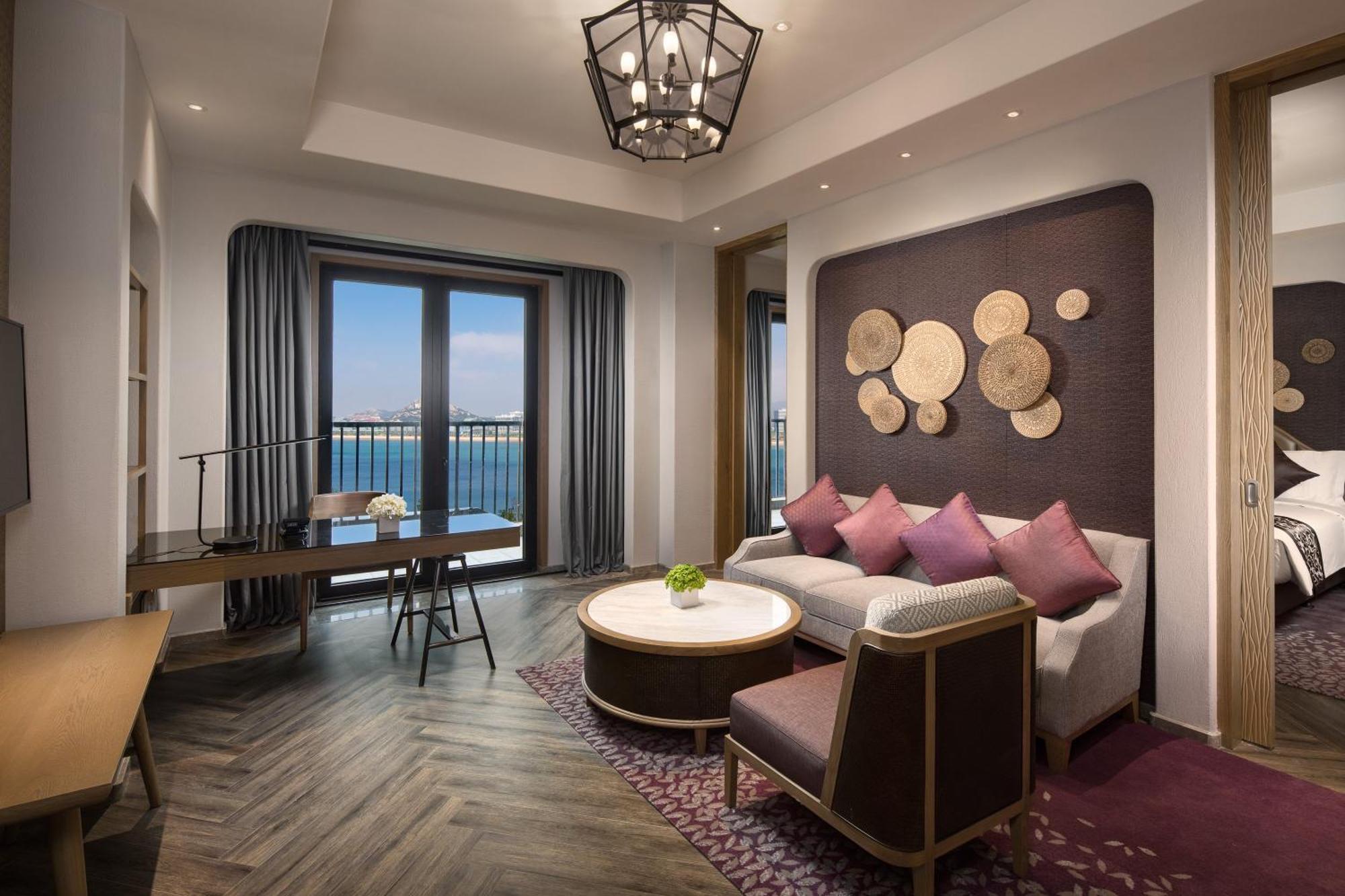 Crowne Plaza Qingdaoorientalmoviemetropolis By Ihg Hotel Bagian luar foto