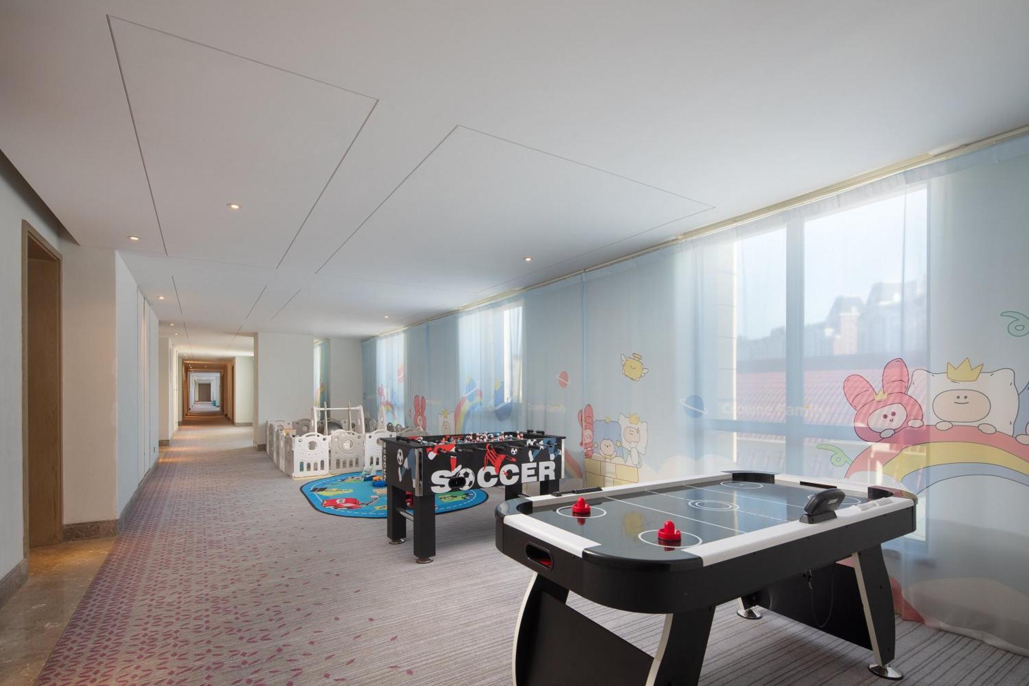 Crowne Plaza Qingdaoorientalmoviemetropolis By Ihg Hotel Bagian luar foto