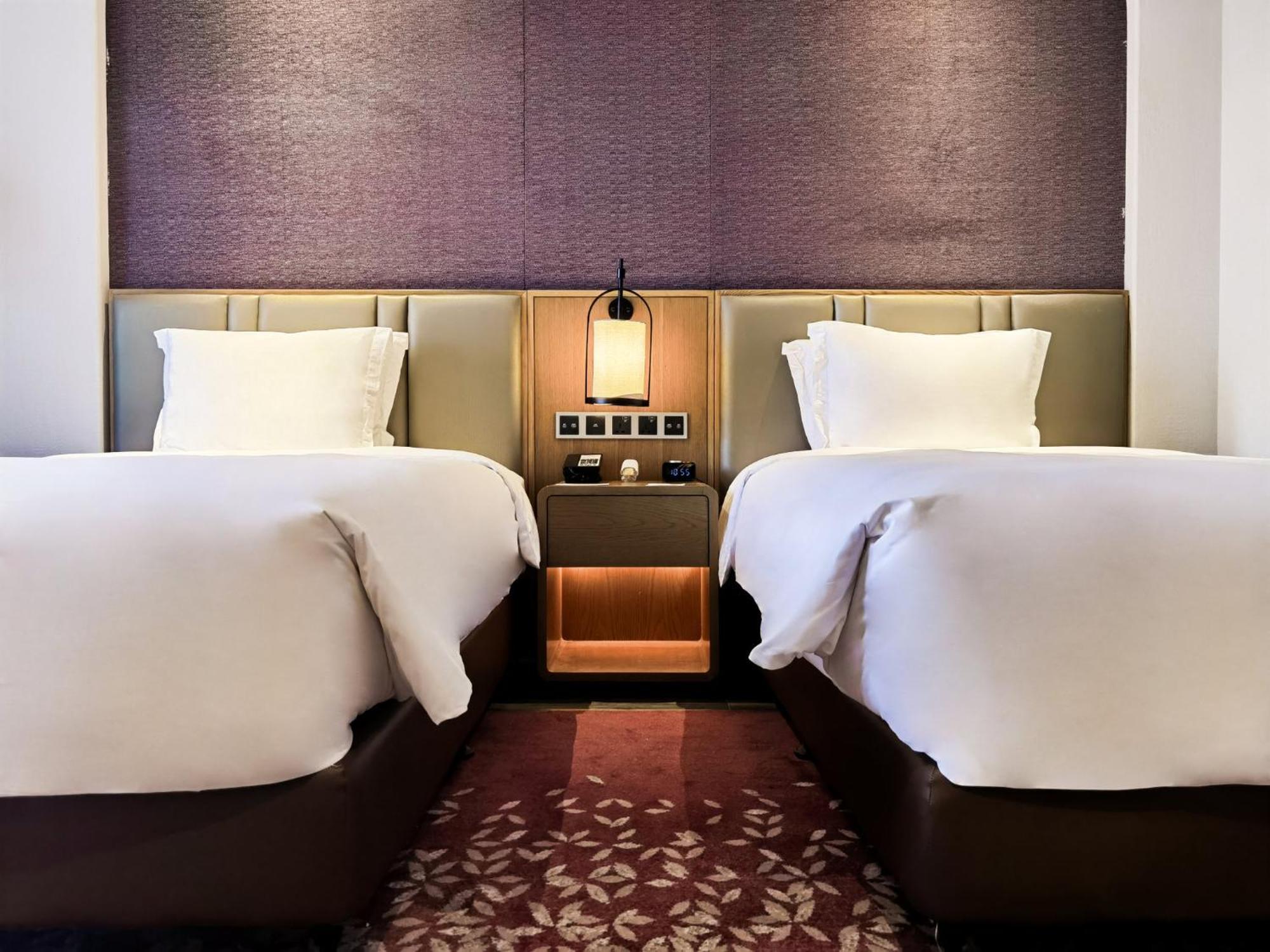 Crowne Plaza Qingdaoorientalmoviemetropolis By Ihg Hotel Bagian luar foto
