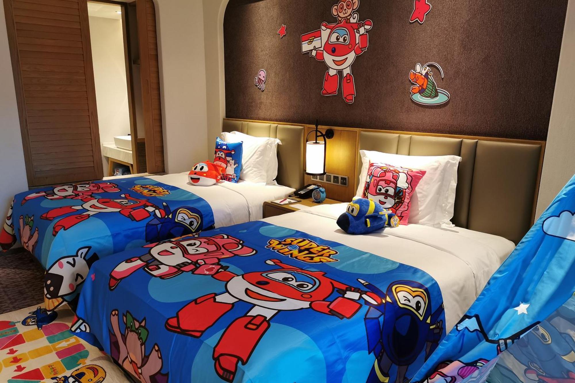 Crowne Plaza Qingdaoorientalmoviemetropolis By Ihg Hotel Bagian luar foto